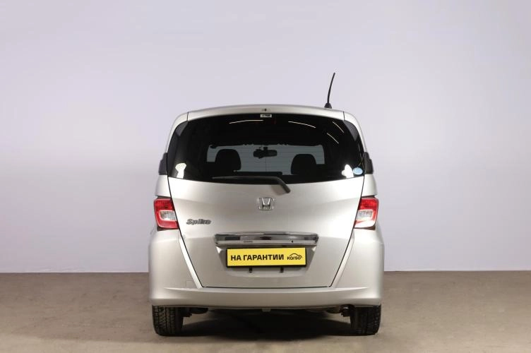 Honda Freed 5 из 6