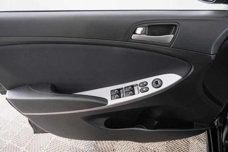 Hyundai Solaris 18 из 22