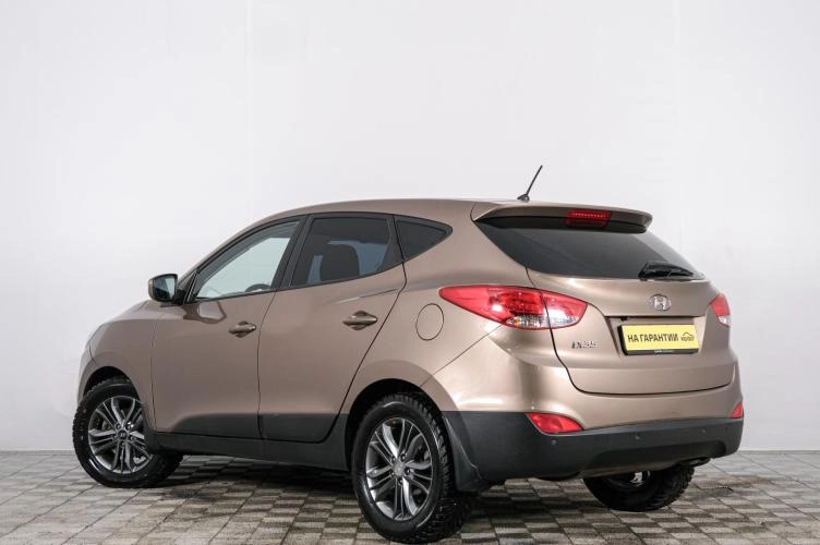 Hyundai ix35 4 из 6