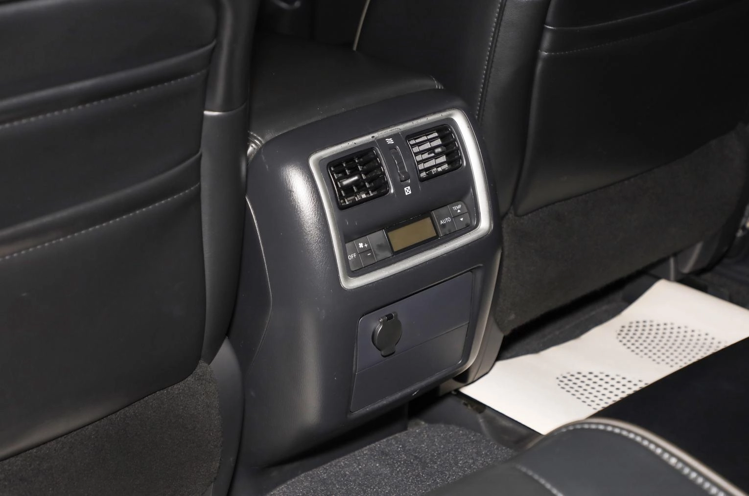 Infiniti JX 17 из 19