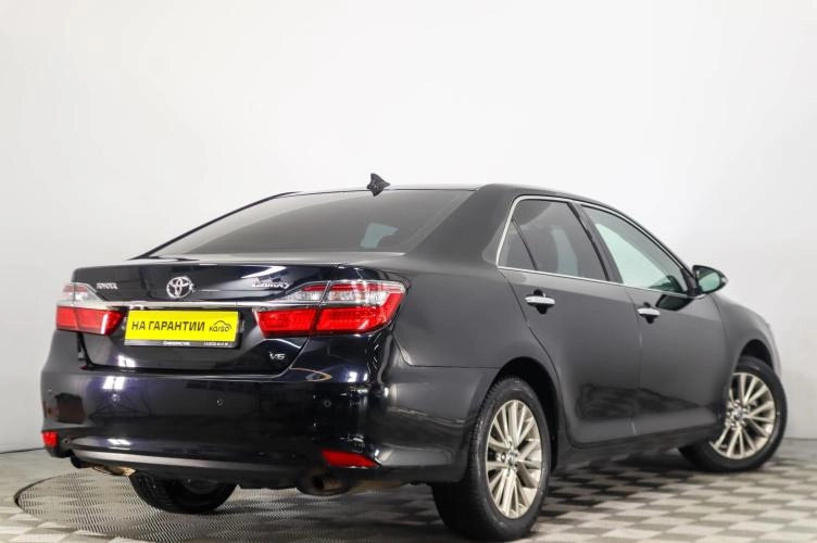 Toyota Camry 4 из 5