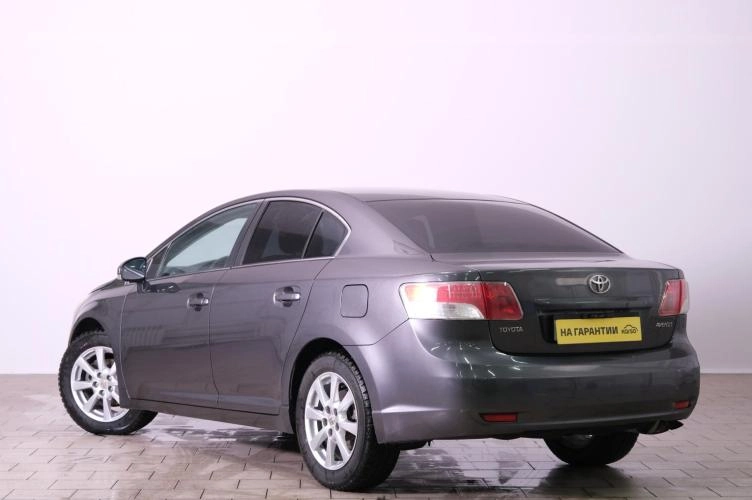 Toyota Avensis 4 из 5