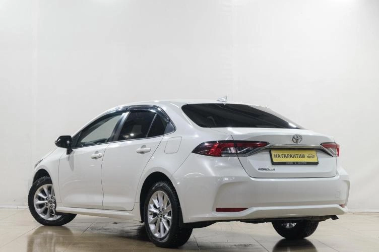 Toyota Corolla 4 из 6