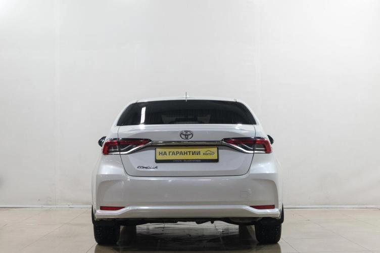 Toyota Corolla 5 из 6