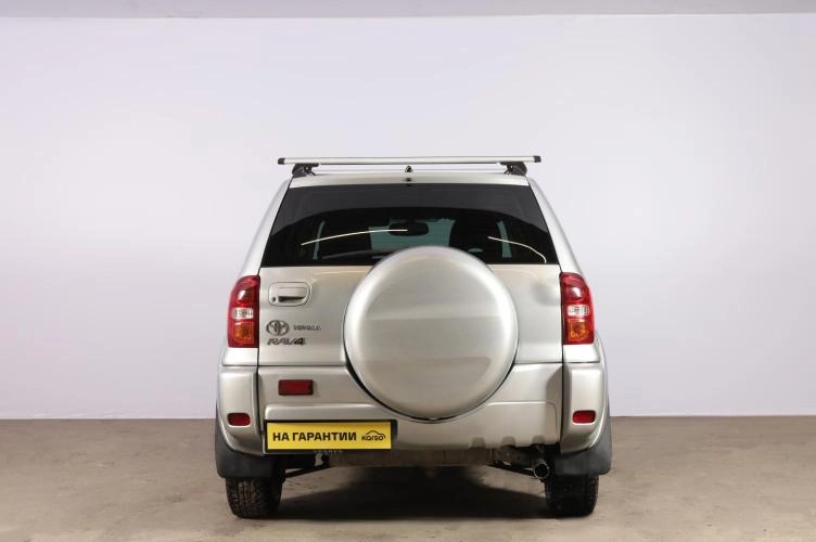 Toyota RAV4 5 из 6