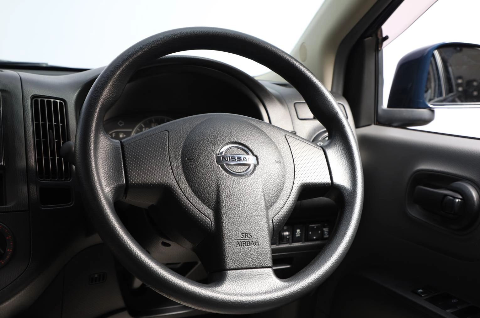 Nissan AD 12 из 16