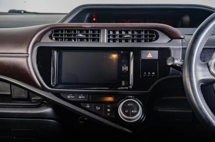 Toyota Aqua 12 из 22