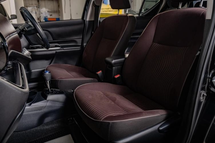 Toyota Aqua 17 из 22