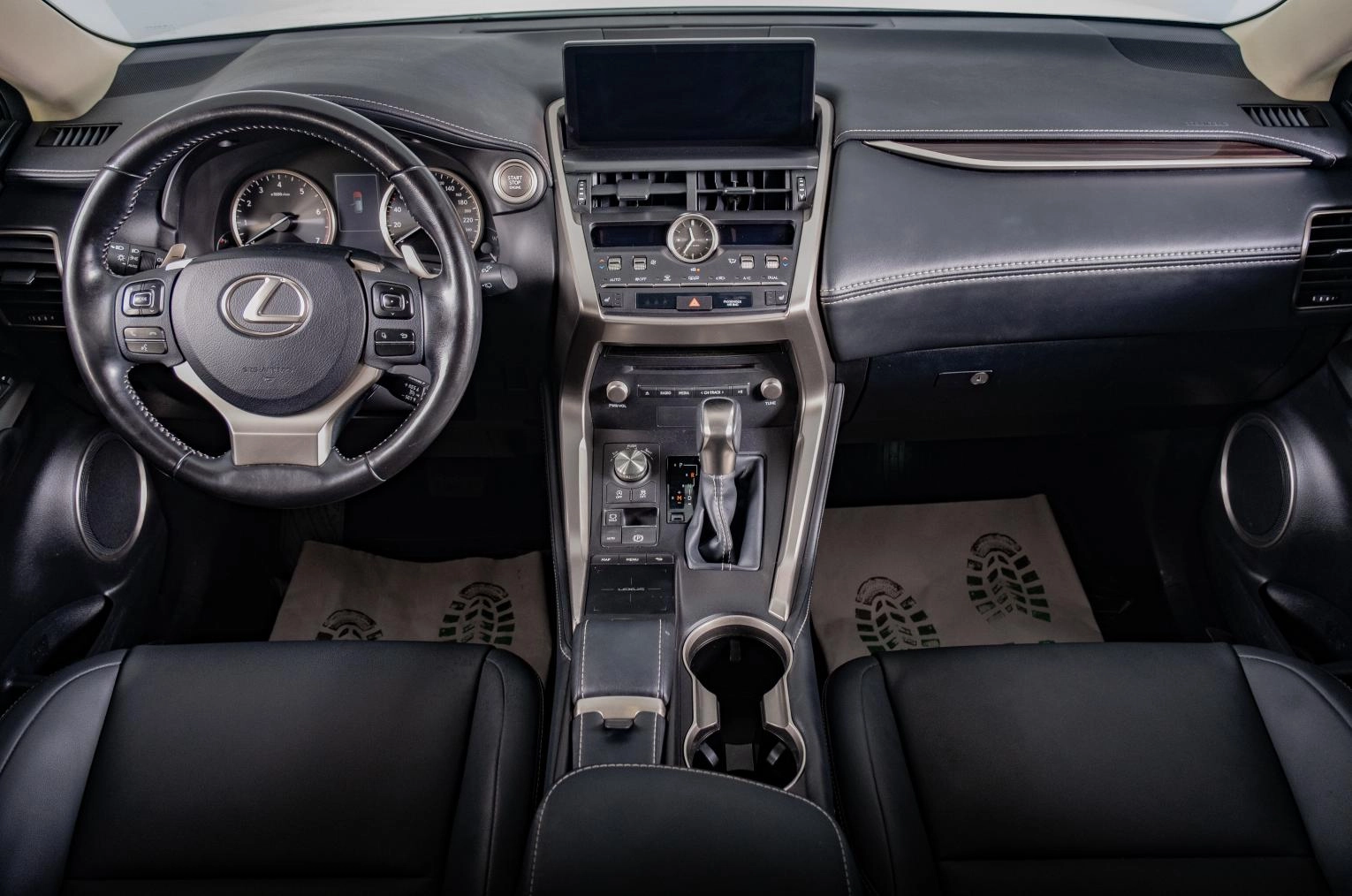 Lexus NX 8 из 20