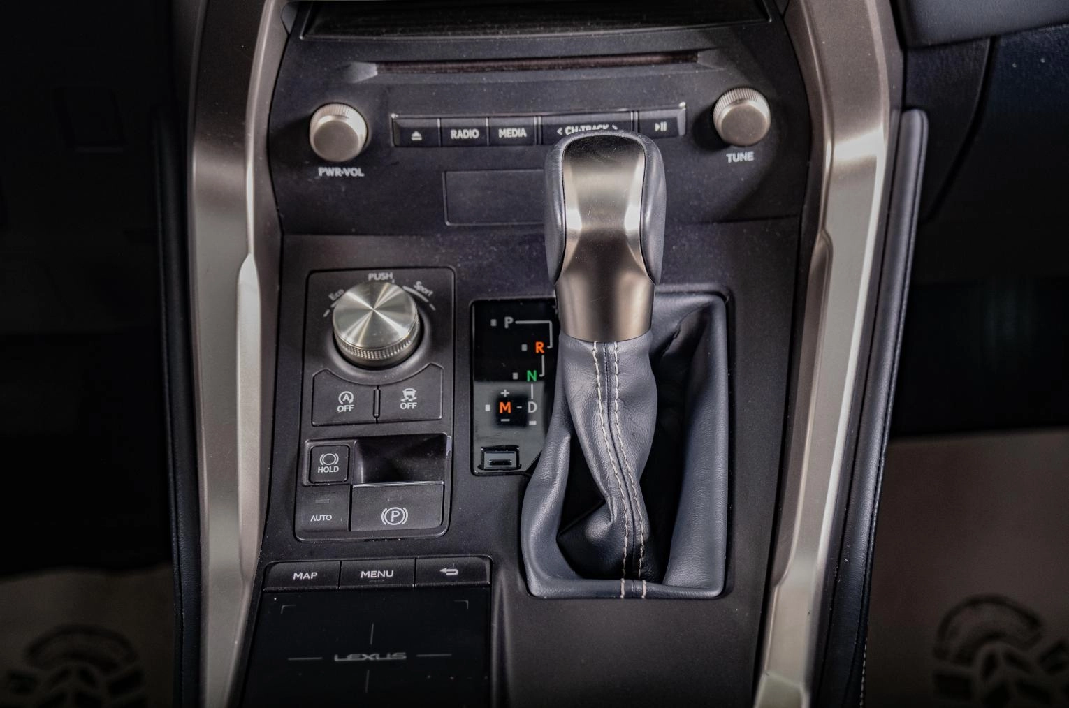 Lexus NX 14 из 20