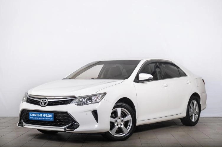 Toyota Camry 2 из 6
