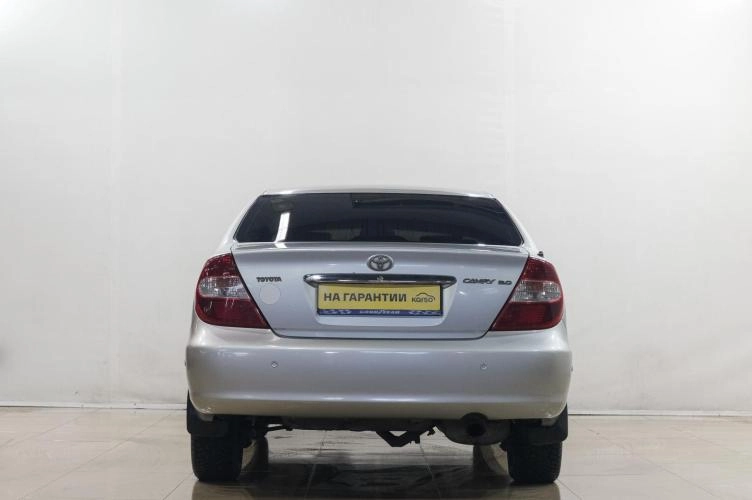 Toyota Camry 5 из 6