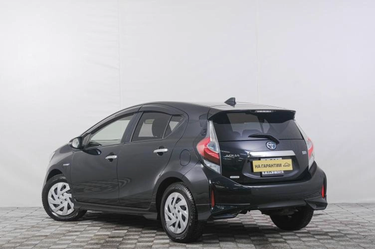 Toyota Aqua 4 из 6