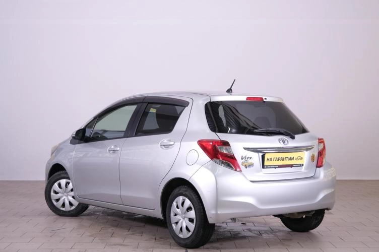Toyota Vitz 4 из 5