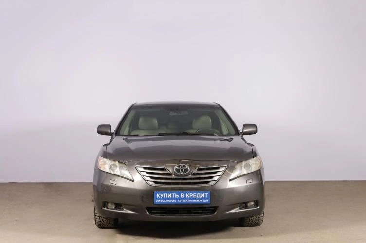 Toyota Camry 2 из 6