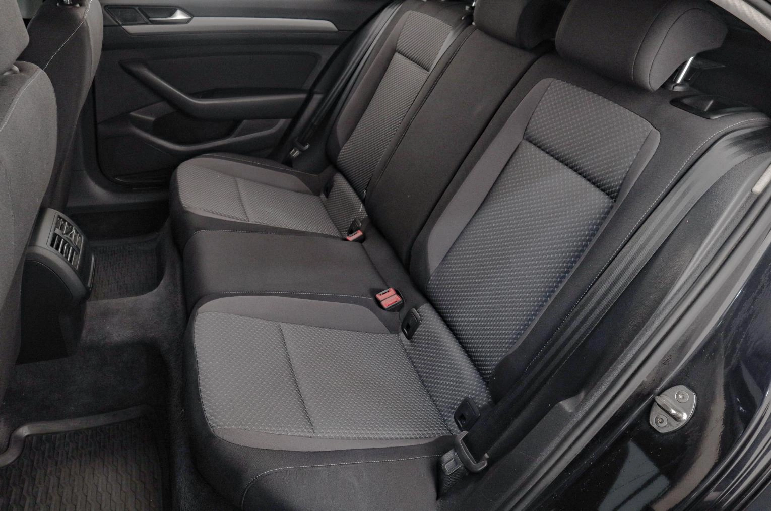 Volkswagen Passat 21 из 21