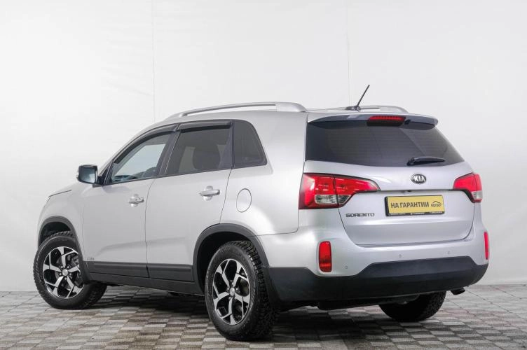 KIA Sorento 4 из 6