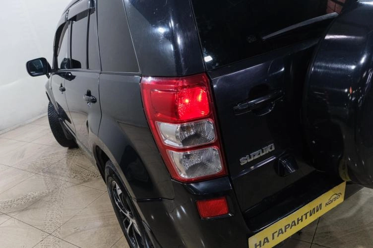 Suzuki Escudo 9 из 28