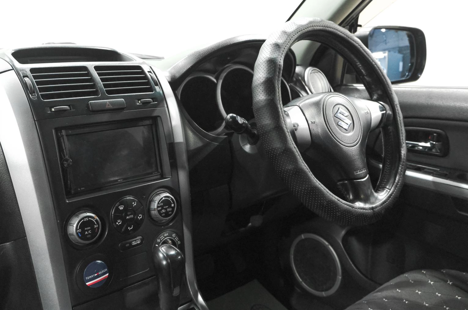 Suzuki Escudo 19 из 28