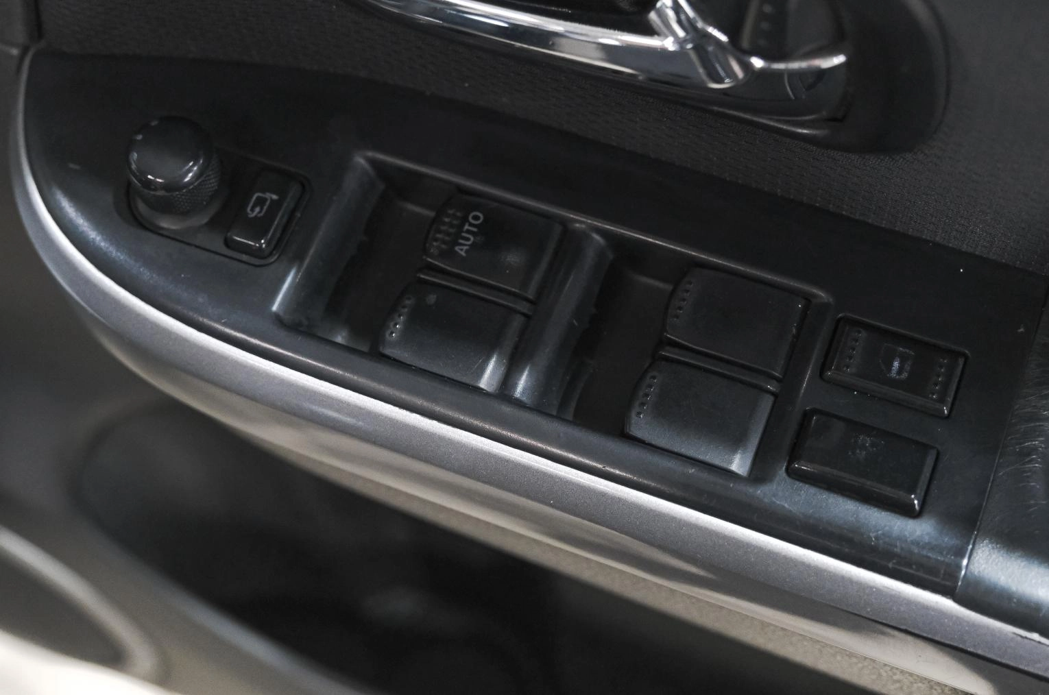 Suzuki Escudo 25 из 28