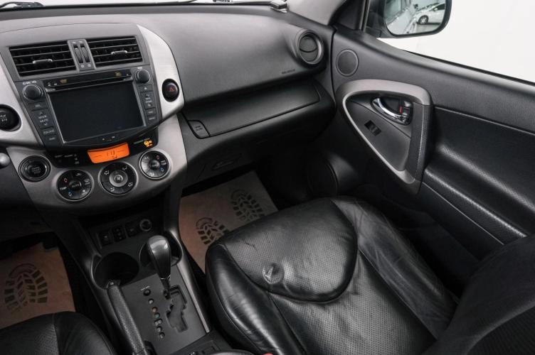 Toyota RAV4 11 из 22