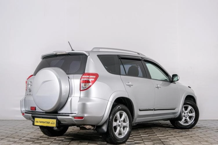 Toyota RAV4 6 из 6