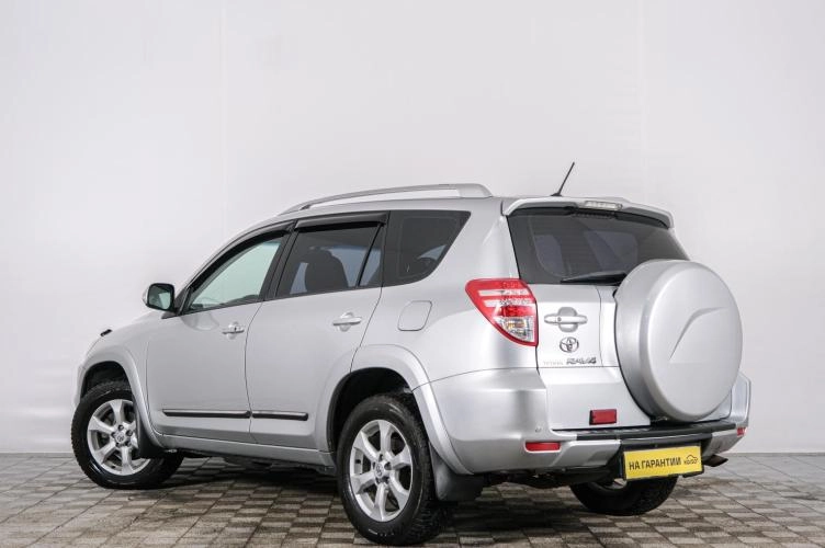 Toyota RAV4 4 из 5