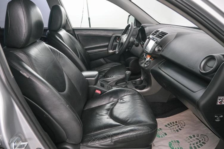 Toyota RAV4 13 из 22