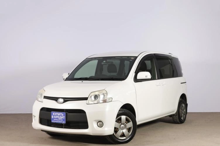 Toyota Sienta 3 из 6