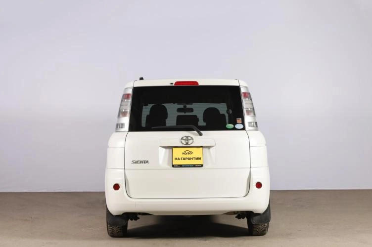 Toyota Sienta 5 из 6