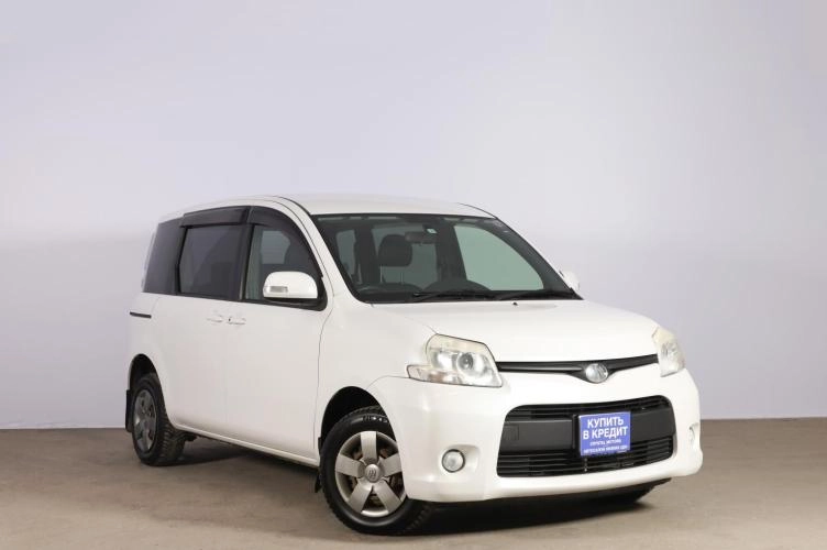 Toyota Sienta 1 из 6