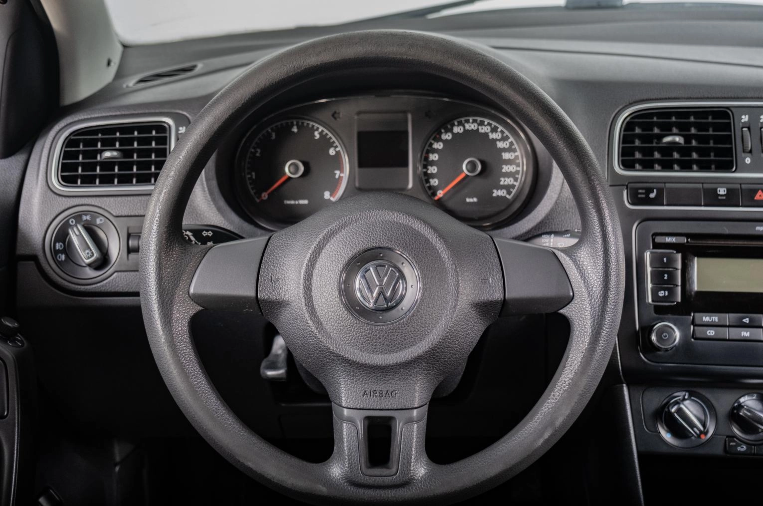 Volkswagen Polo 10 из 15
