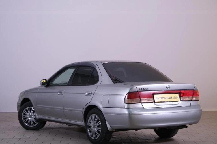 Nissan Sunny 4 из 5