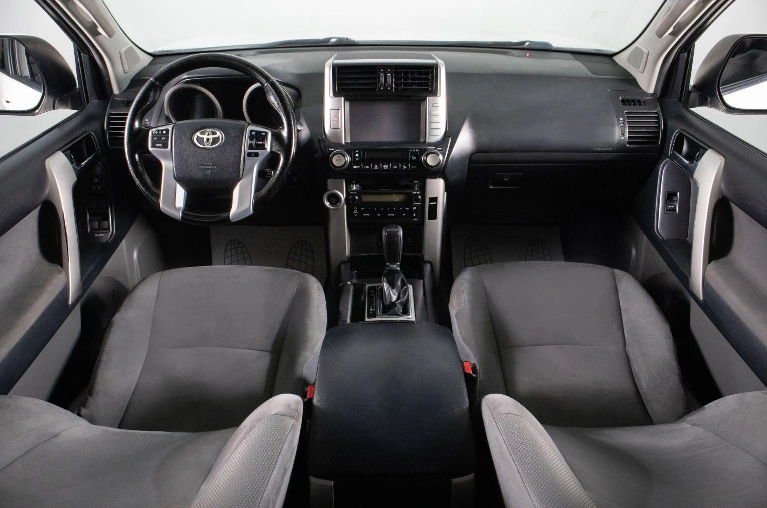 Toyota Land Cruiser Prado 12 из 17