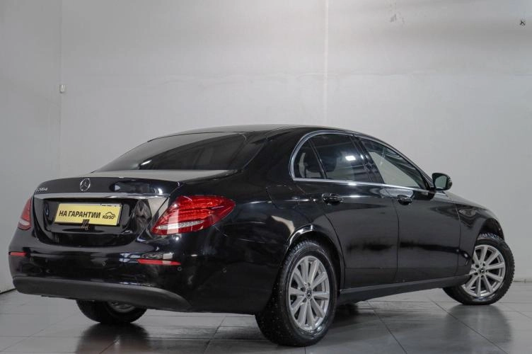 Mercedes-Benz E-класс 4 из 6