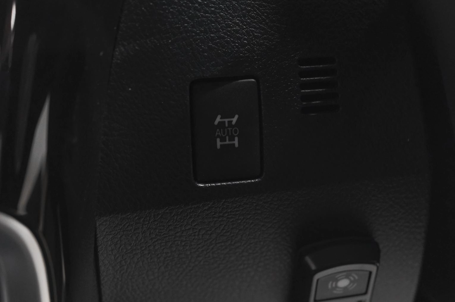 Toyota Auris 23 из 30