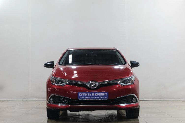 Toyota Auris 2 из 5