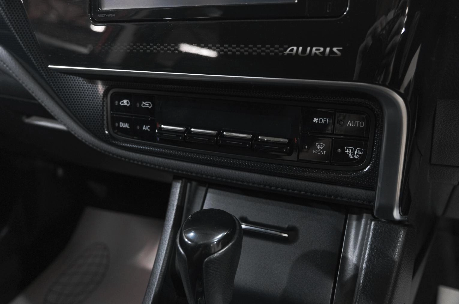 Toyota Auris 20 из 30