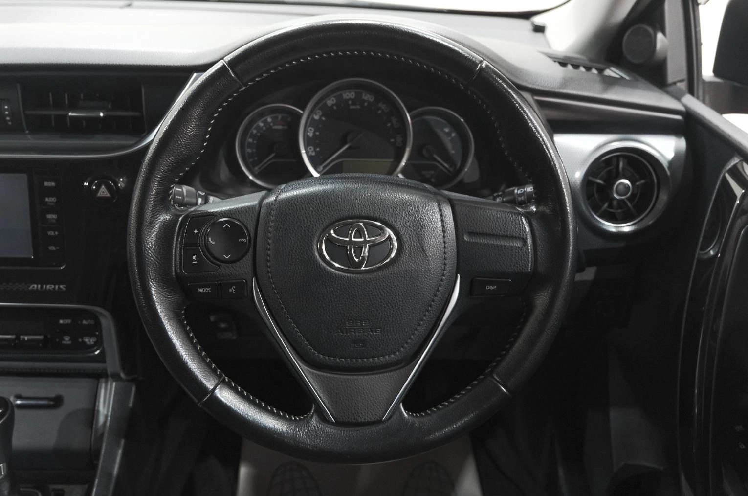 Toyota Auris 19 из 30