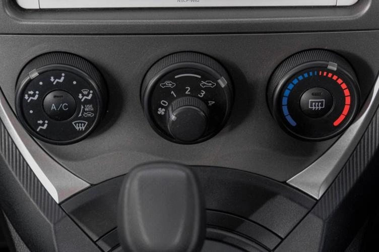 Toyota Ractis 19 из 22