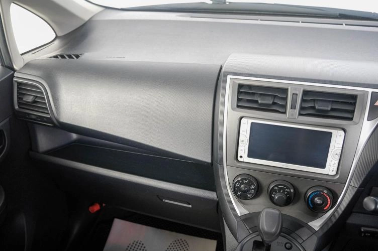 Toyota Ractis 12 из 22