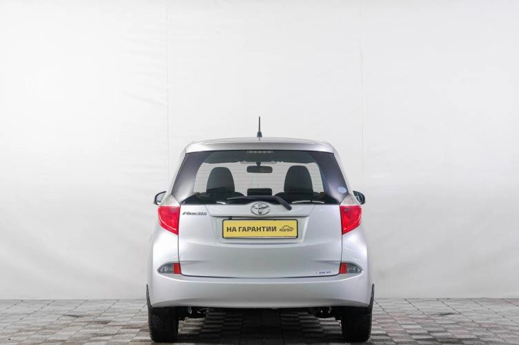 Toyota Ractis 5 из 6