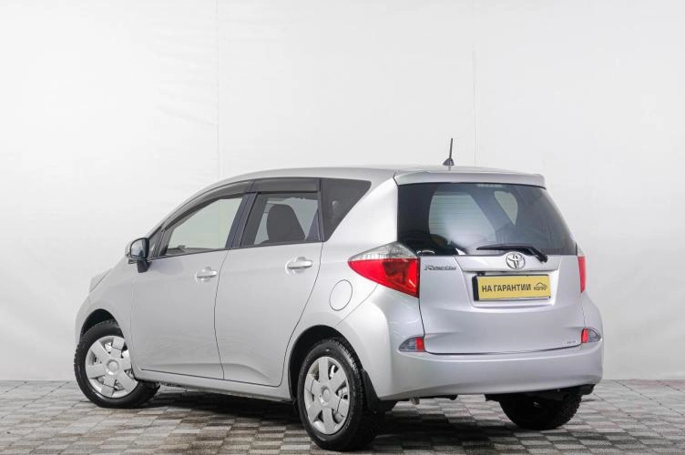 Toyota Ractis 4 из 6