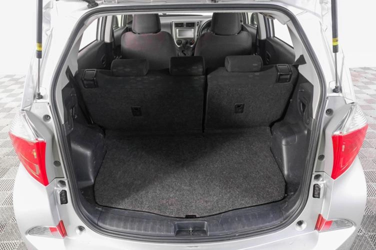 Toyota Ractis 7 из 22