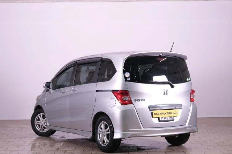 Honda Freed 4 из 5