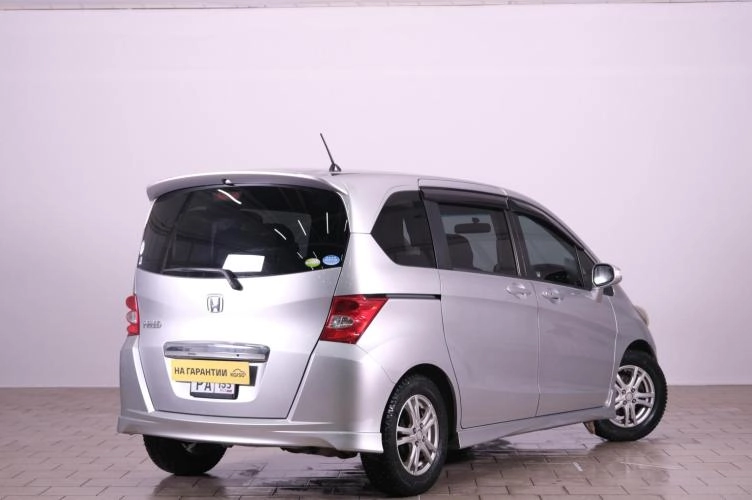 Honda Freed 6 из 22