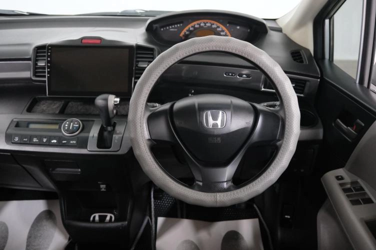 Honda Freed 11 из 22