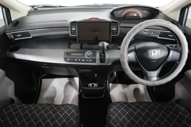 Honda Freed 13 из 22