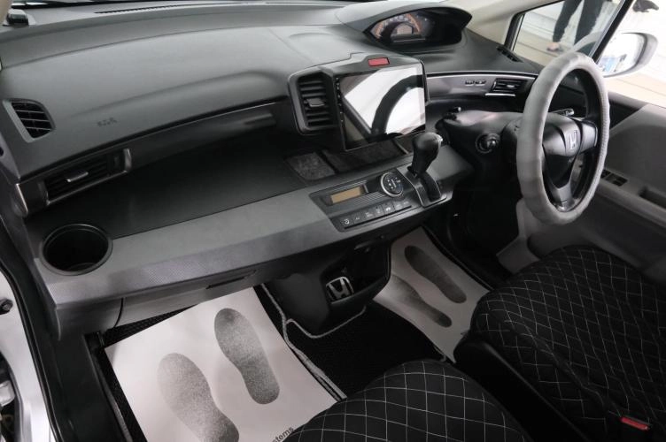 Honda Freed 17 из 22