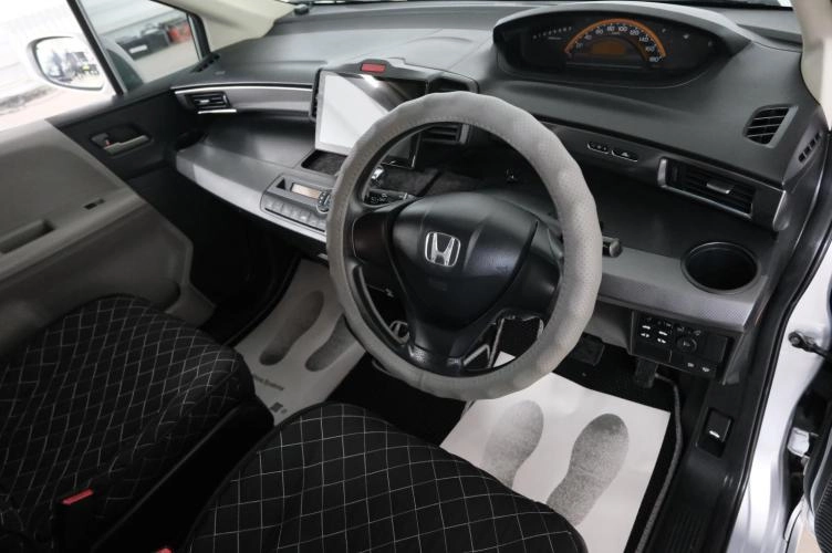 Honda Freed 10 из 22